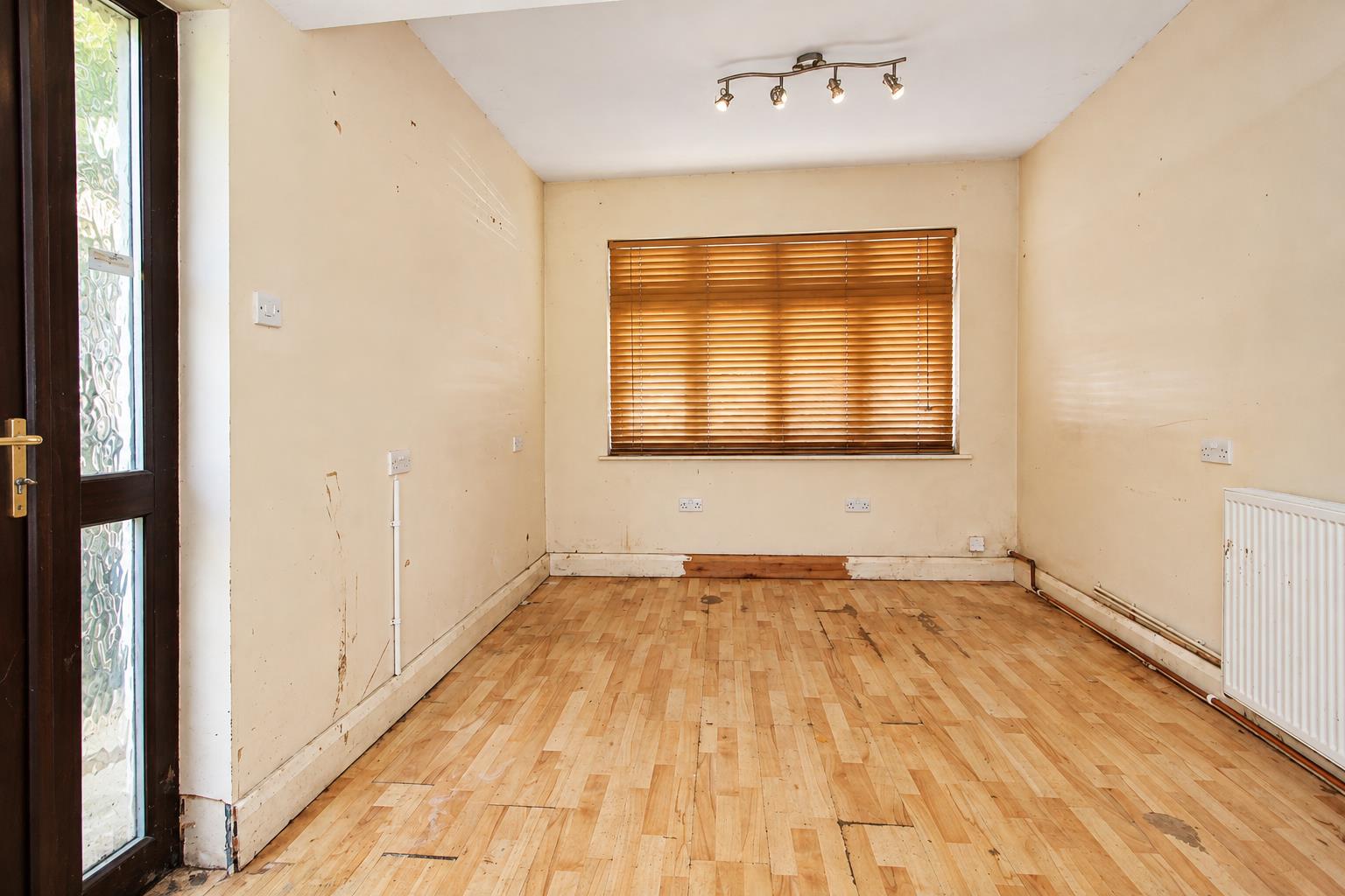 Westmead Road, Sutton